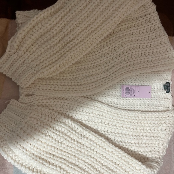 White cardigan - Picture 3 of 4